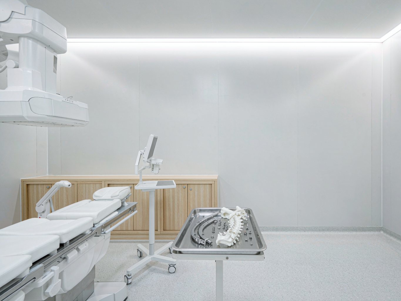 Spine surgery suite